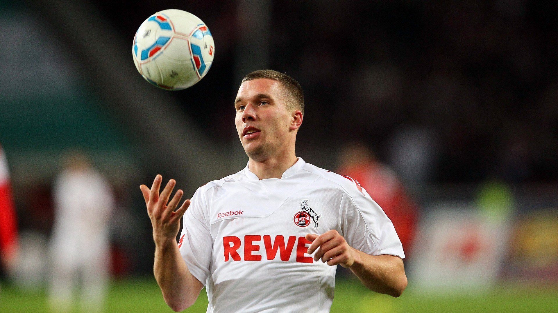 C罗专访预告:资产早超10亿美元 不认为梅西比自己强,c罗全部资产